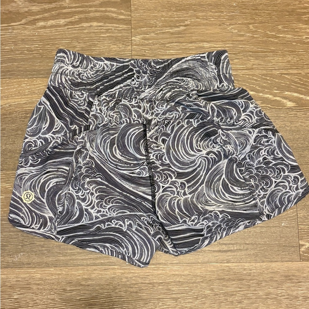 SEAWHEEZE LULULEMON Tracker Short 4 Running Waves Multi Black